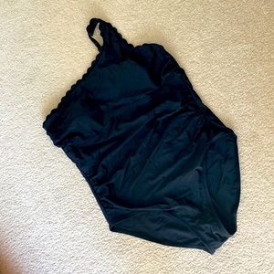 Black scalloped one shoulder swim suit